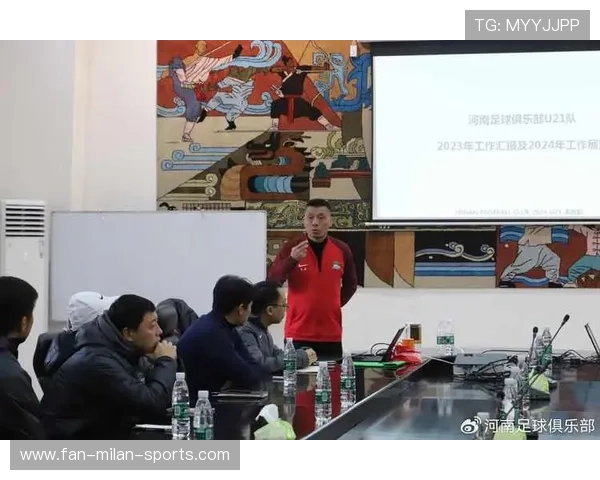 足球联赛完善俱乐部青训教练员考核与激励办法，2020足球教练培训通知